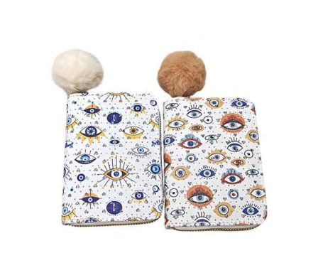 BILLETERA P/DAMA C/DISEÑO DECORATIVO D/OJO Y POMPO